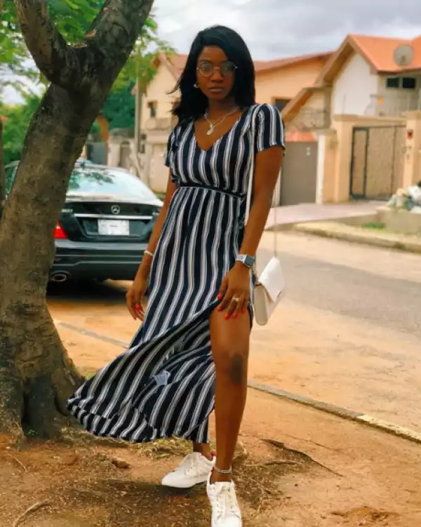 Fans Show Simi Love As She Flaunts Engagement Ring In New Photo